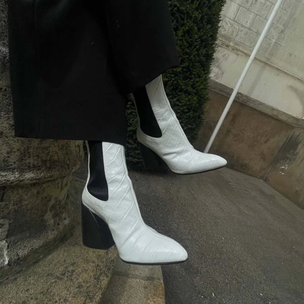 Chloé White Wave Leather Chunky Heeled Booties Size 39